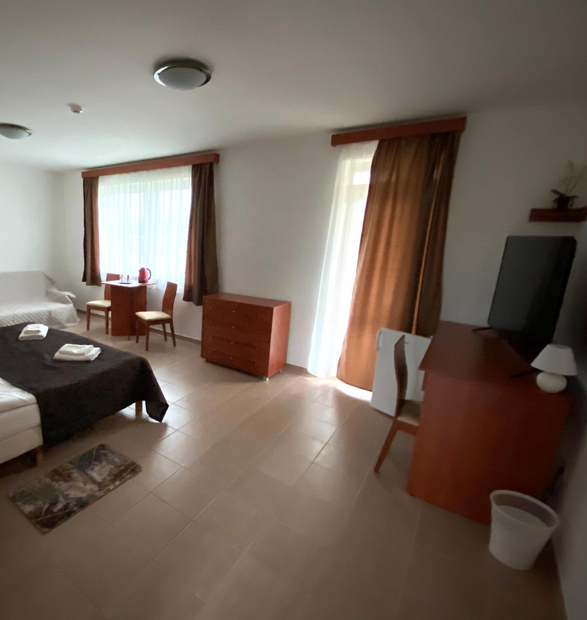 Ligetalja Termal Hotel Peneszlek Exteriör bild