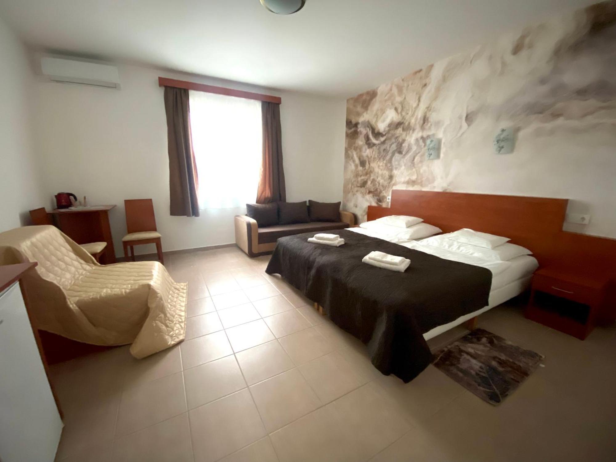 Ligetalja Termal Hotel Peneszlek Exteriör bild