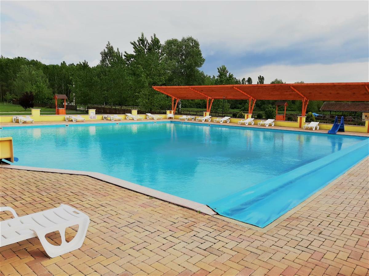 Ligetalja Termal Hotel Peneszlek Exteriör bild