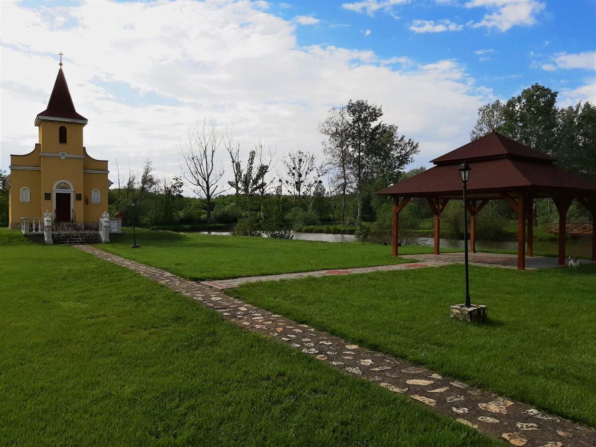 Ligetalja Termal Hotel Peneszlek Exteriör bild