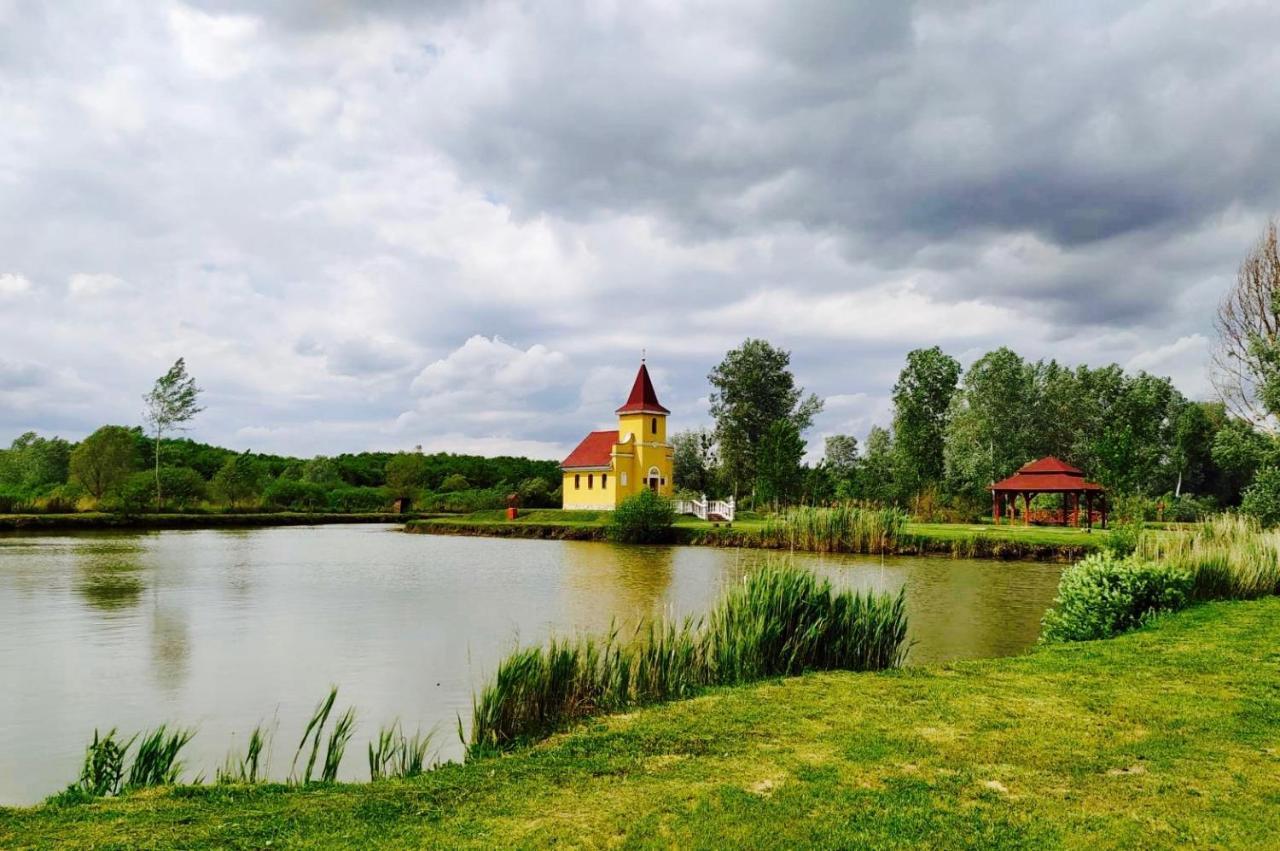 Ligetalja Termal Hotel Peneszlek Exteriör bild