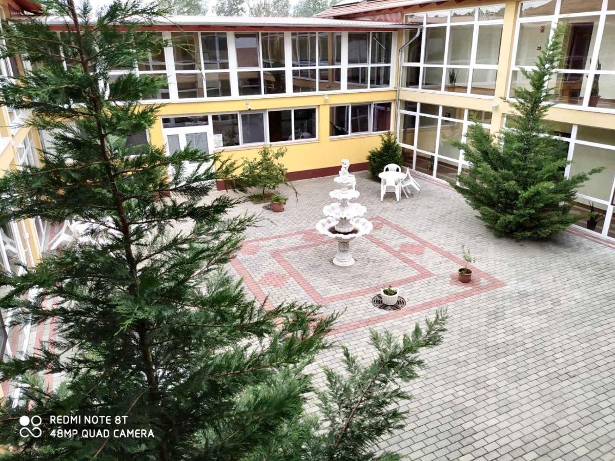 Ligetalja Termal Hotel Peneszlek Exteriör bild